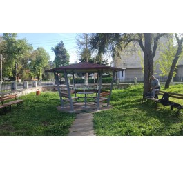 Abri de rue avec banquette