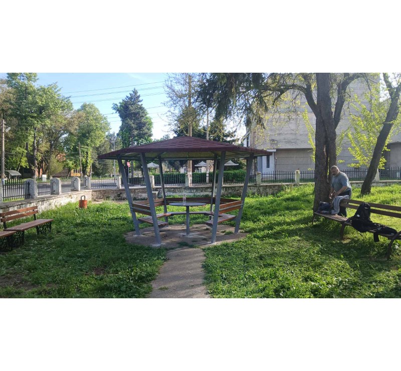 Abri de rue avec banquette