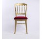 Chaise en bois doré pour usage professionnel