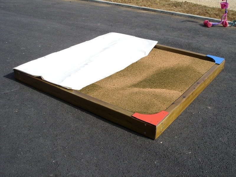Bac à sable pour écoles - dimensions : 3 m x 3 m Bac à sable pour écoles - dimensions : 3 m x 3 m