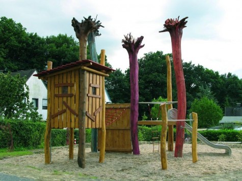 Cabane sur pilotis (en bois de robinier)