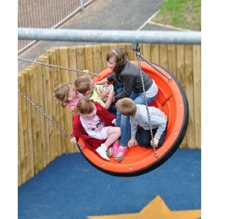 Portique-balançoire soucoupe volante en caoutchouc