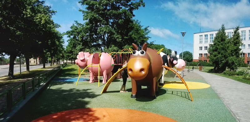Structure de jeux "cheval et toboggan avec mât de pompier"