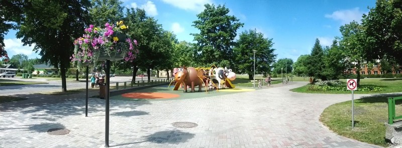 Structure de jeux "cheval et toboggan avec mât de pompier"
