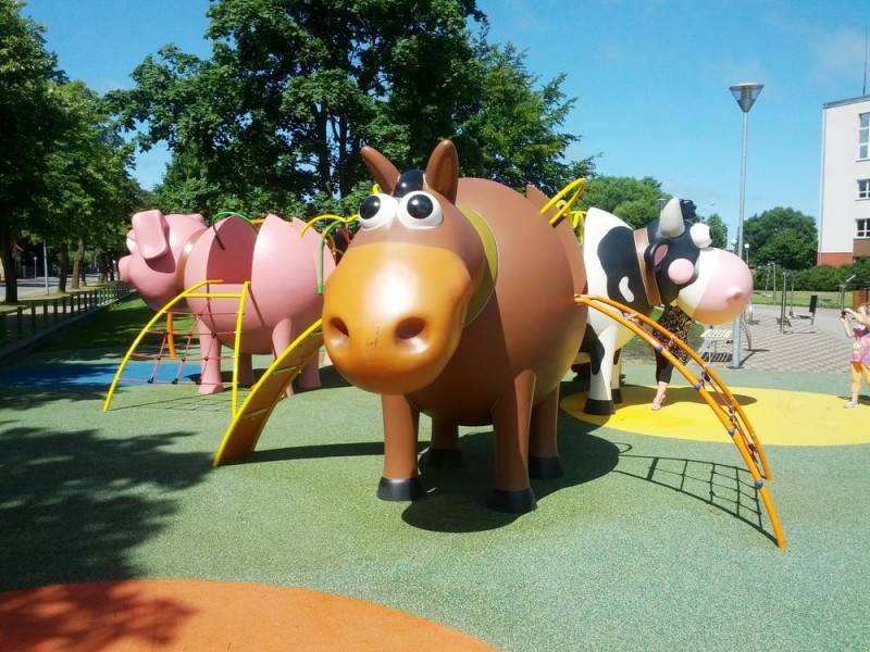 Structure de jeux "cheval et toboggan avec mât de pompier"
