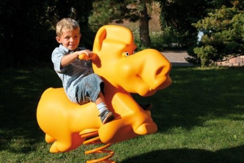 Cheval géant jeu sur ressort